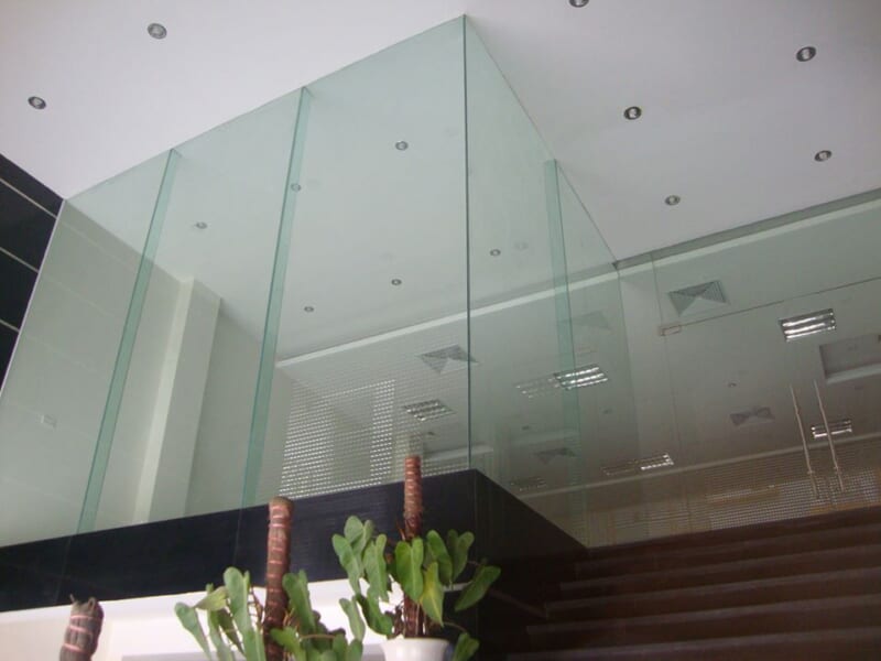 Vách Kính Cường Lực